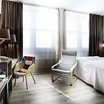 Hotel By Golden Tulip