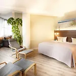 By Golden Tulip Kiel