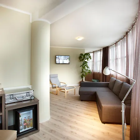 Hotel By Golden Tulip Kiel