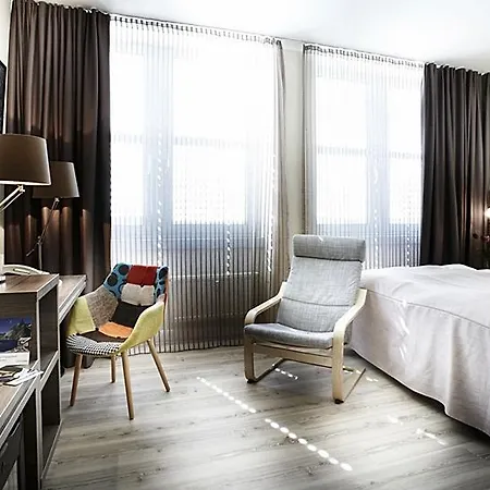 Hotel By Golden Tulip