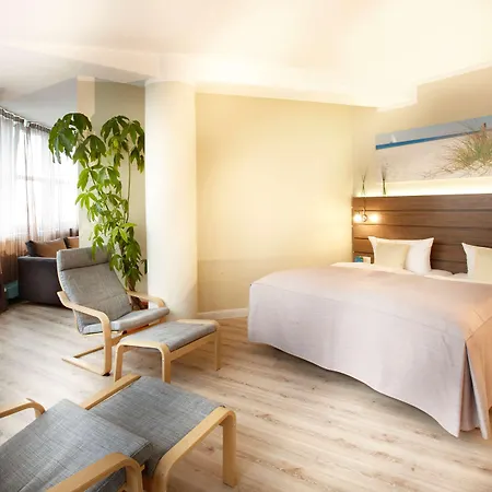 Hotel By Golden Tulip 4*