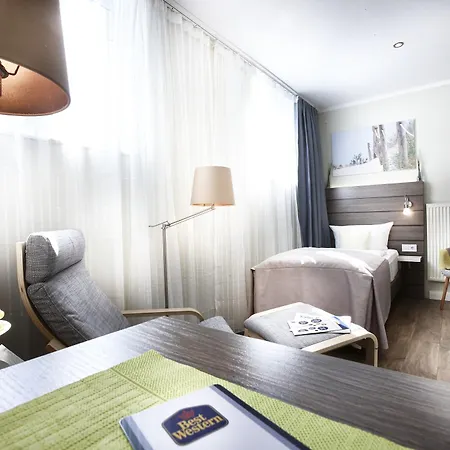 Ξενοδοχείο By Golden Tulip 3*
