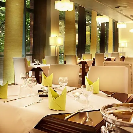 Ξενοδοχείο By Golden Tulip 3*