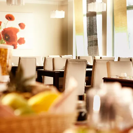By Golden Tulip Kiel