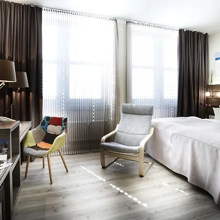 By Golden Tulip Hotel Kiel