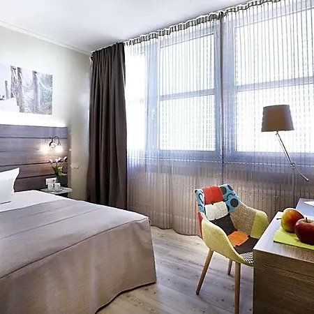 Ξενοδοχείο By Golden Tulip 3*