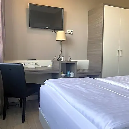 By Golden Tulip Ξενοδοχείο Κίελο