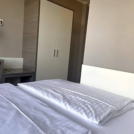 By Golden Tulip Ξενοδοχείο