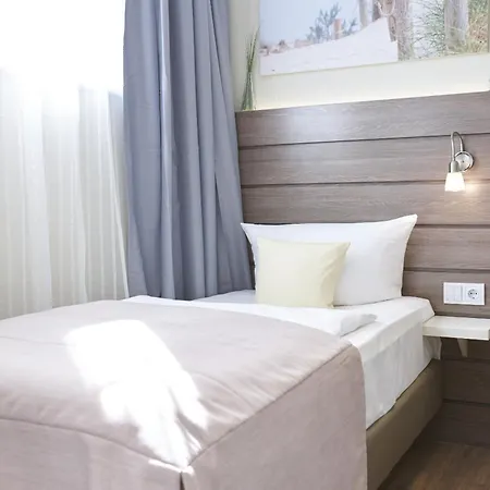 By Golden Tulip Ξενοδοχείο