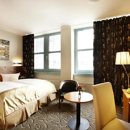 By Golden Tulip 3*