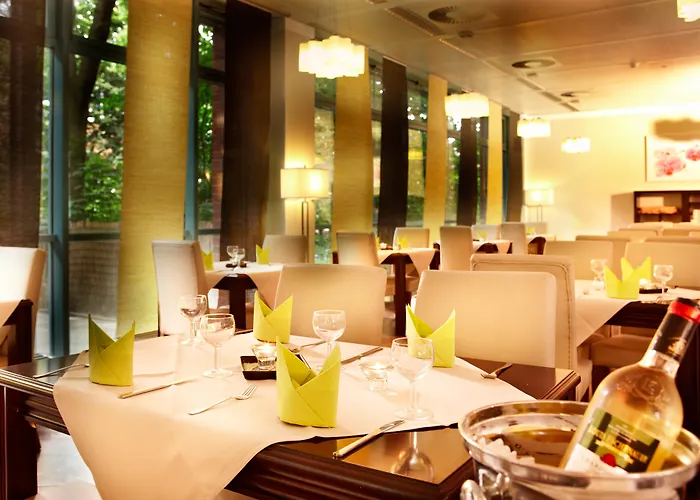 By Golden Tulip Hotel Kiel