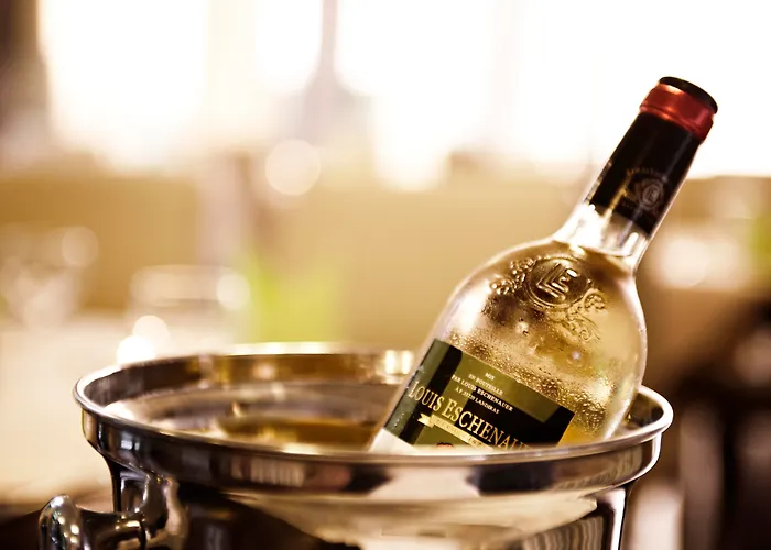 By Golden Tulip 4* קיל