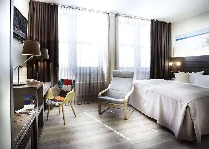 By Golden Tulip Hotel Kiel