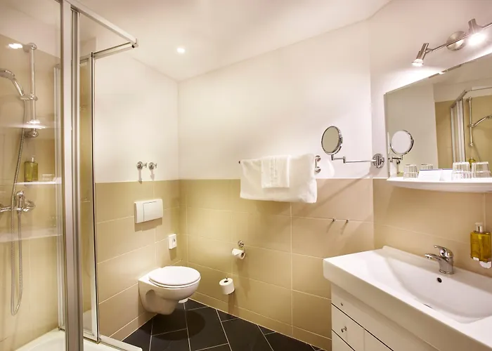 By Golden Tulip Hotel Kiel