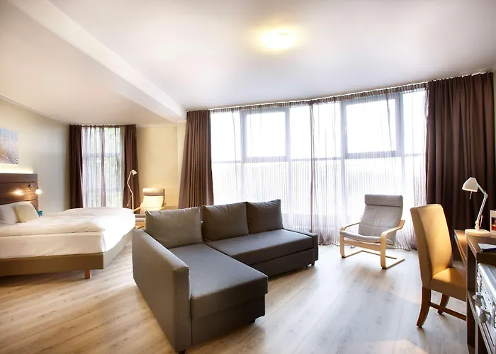 Hotel By Golden Tulip Kiel