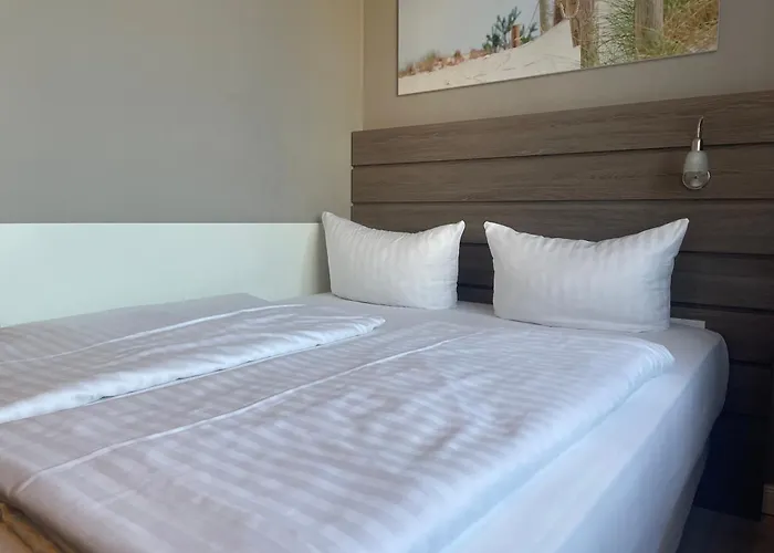 By Golden Tulip מלון 4*