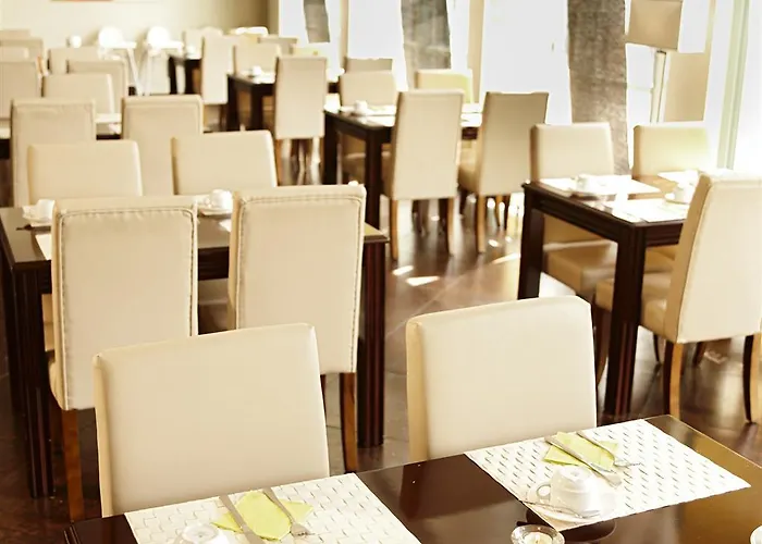 By Golden Tulip מלון קיל