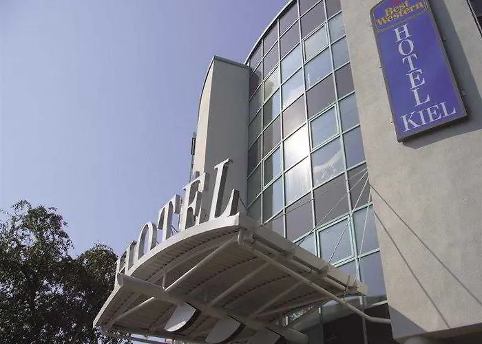 By Golden Tulip Hotel